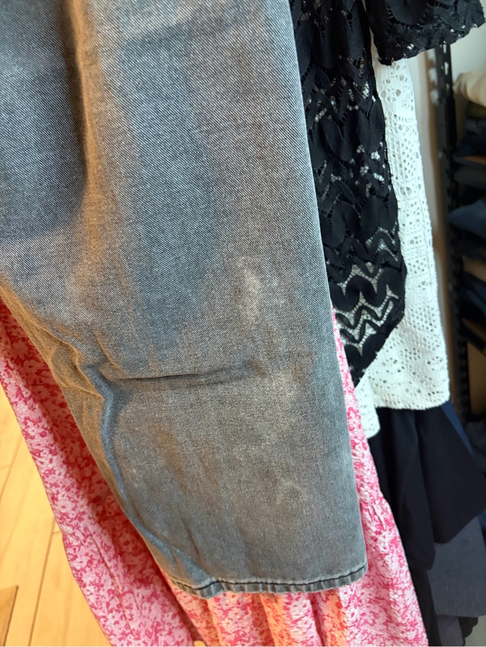 Wide-Leg Women's Jeans in Washed Gray - Picture 5 of 6